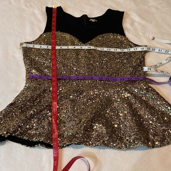 Gianni Bini Peplum Top Woman’s Gold Sequins Sheer Scoop Neck Sleeveless Large - Picture 12 of 12